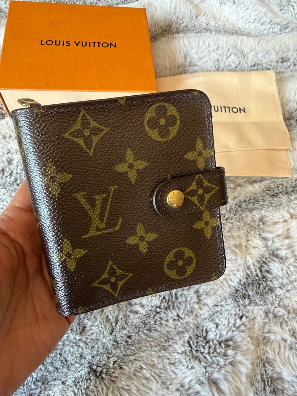 Louis Vuitton Monogram Compact Wallet - Picture 14 of 17